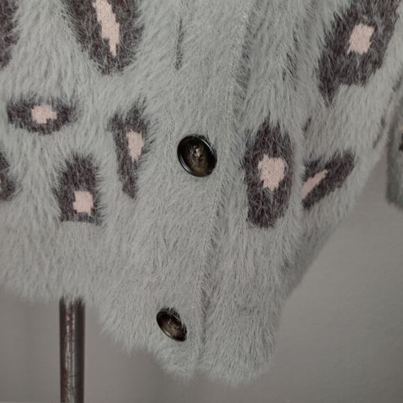 Hem & Thread Animal Print Button Up Cardigan Sweater Leopard Cheetah Cozy Size M - Picture 15 of 16